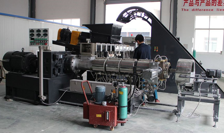 Zweistufen-Extruder-Maschine