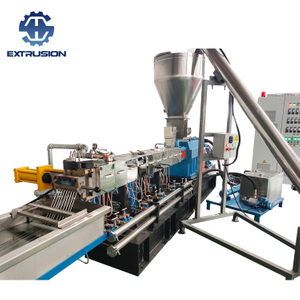 Doppelschneckenextruder zur Herstellung von Vliesstoff-Masterbatches