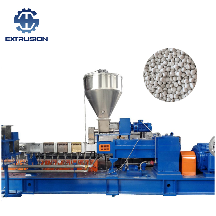 Doppelschneckenextruder zur Herstellung von Vliesstoff-Masterbatches